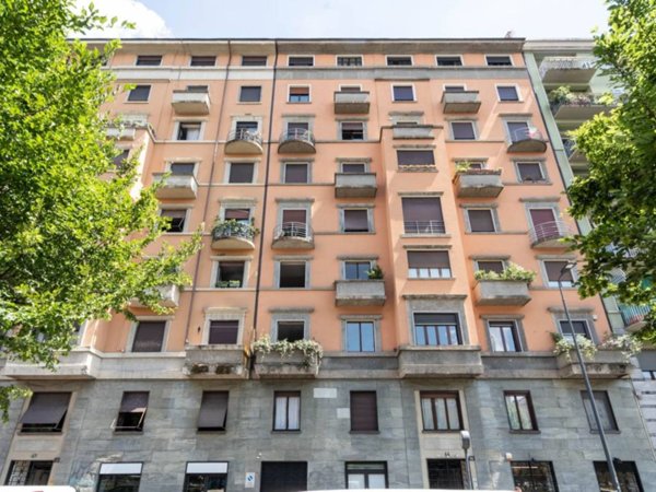 negozio in vendita a Milano in zona Centro Direzionale
