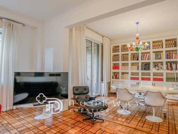 appartamento in vendita a Milano in zona Porta Nuova
