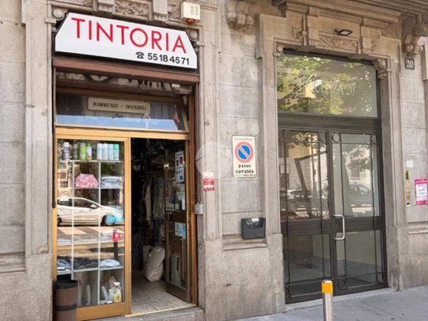 negozio in vendita a Milano in zona Porta Romana