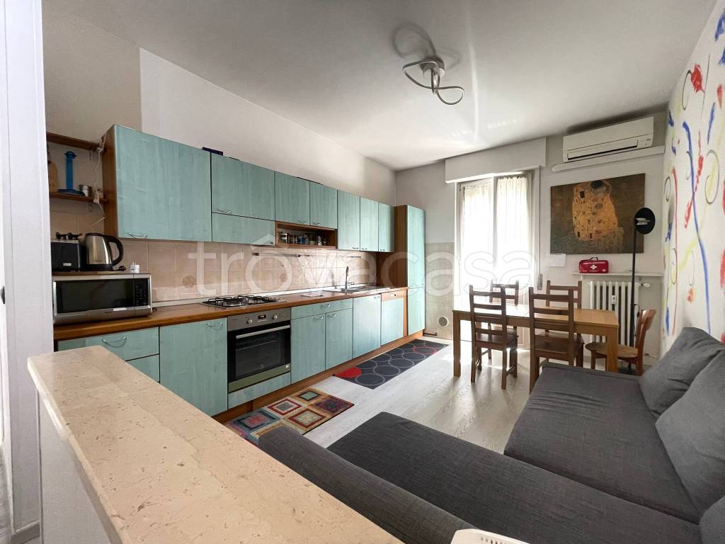 appartamento in vendita a Milano in zona Lorenteggio
