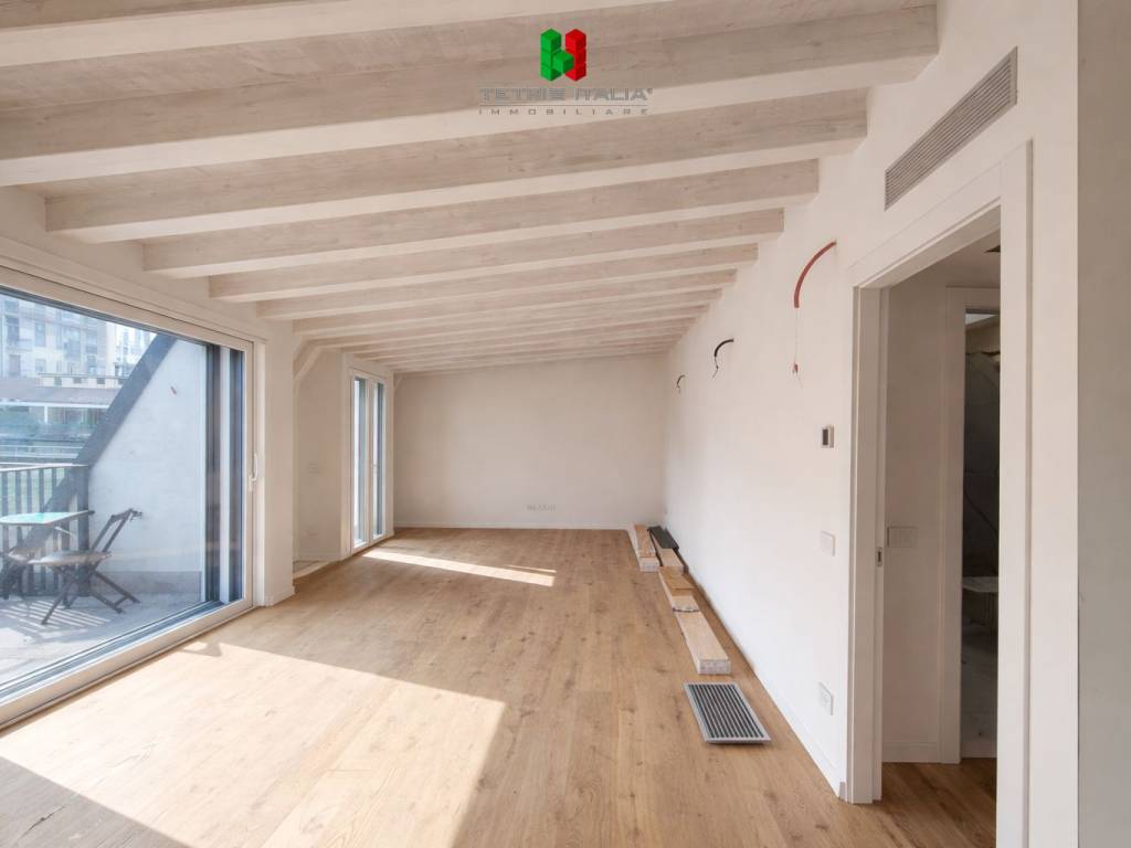 appartamento in vendita a Milano in zona Solari