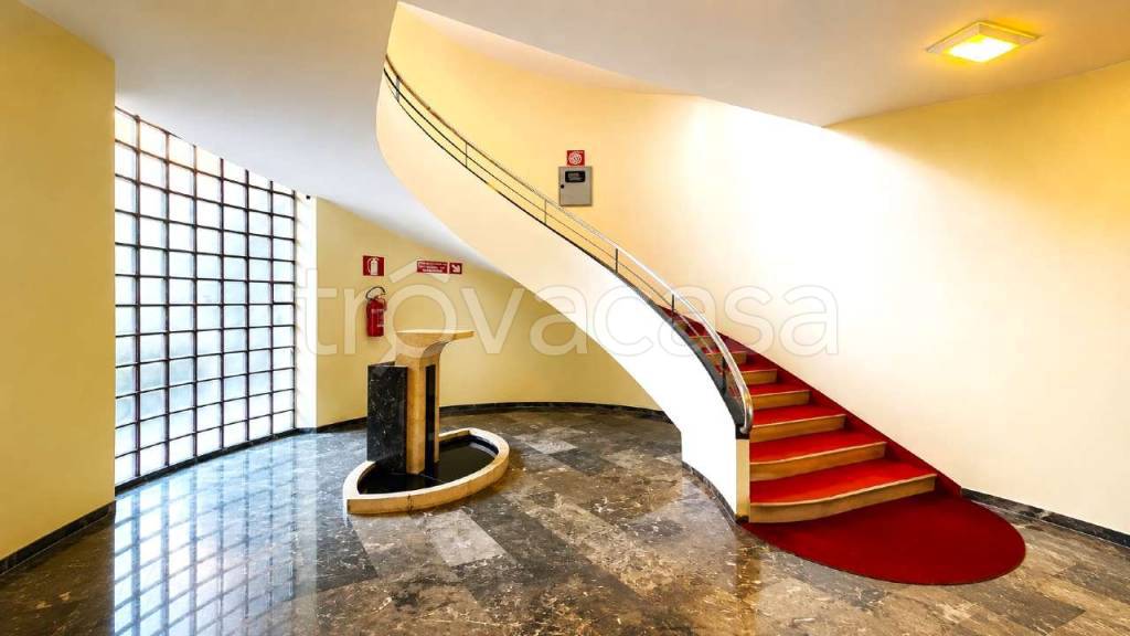 ufficio in vendita a Milano in zona Centro Direzionale