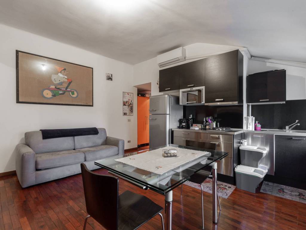 appartamento in vendita a Milano in zona Vigentino
