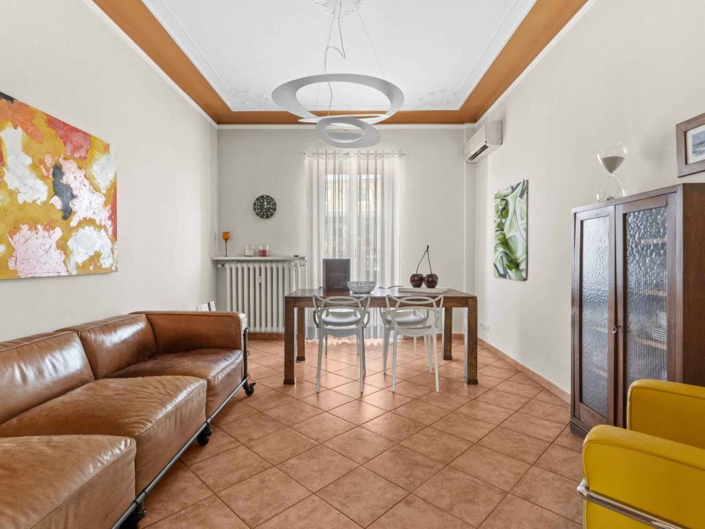 appartamento in vendita a Milano in zona Barona