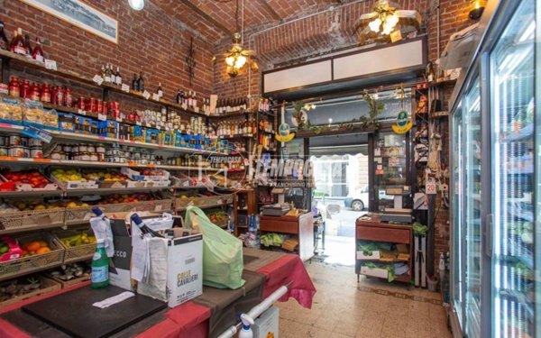 negozio in vendita a Milano in zona Cadorna