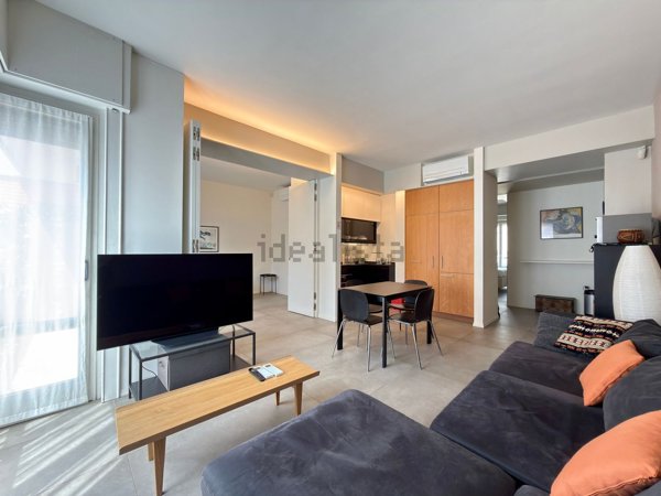appartamento in vendita a Milano in zona Porta Genova