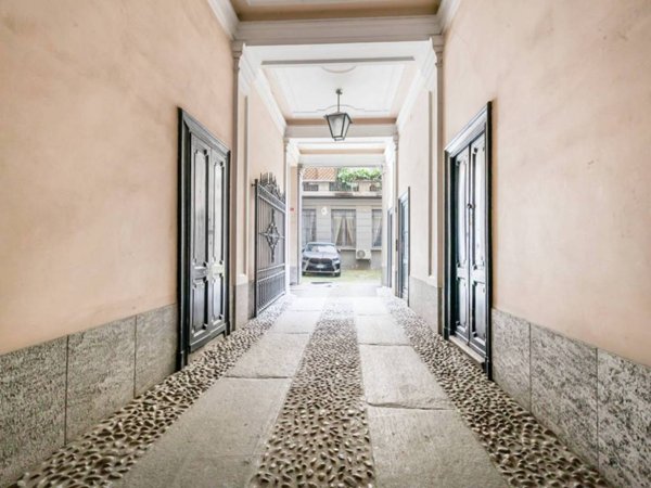 appartamento in vendita a Milano in zona Porta Ticinese