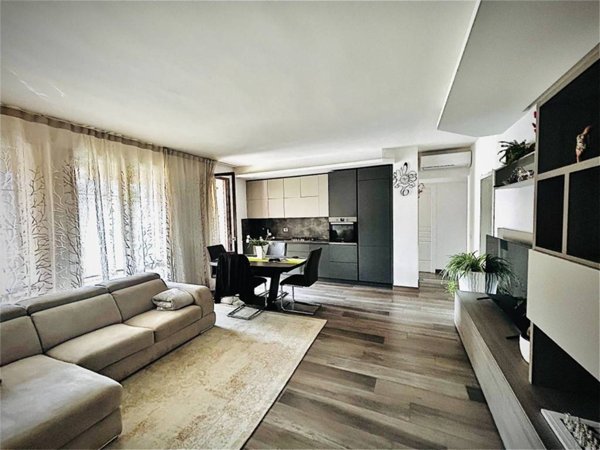 appartamento in vendita a Milano in zona Baggio
