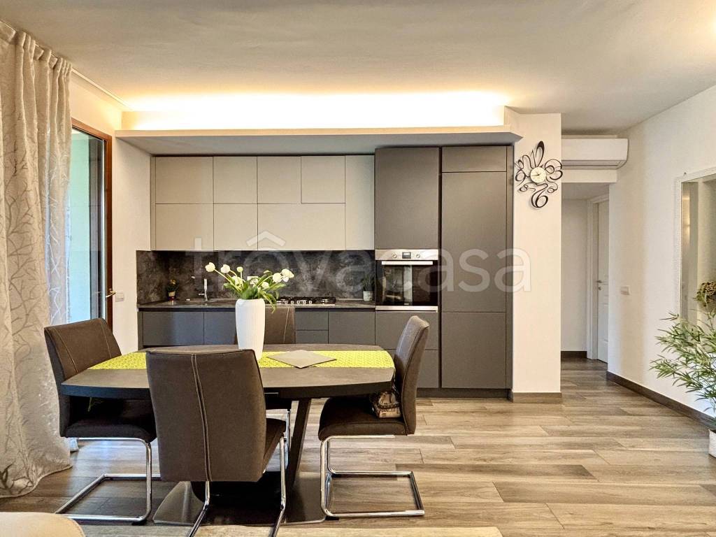 appartamento in vendita a Milano in zona Quarto Cagnino