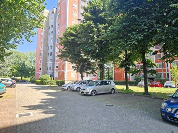appartamento in vendita a Milano in zona Quartiere degli Olmi