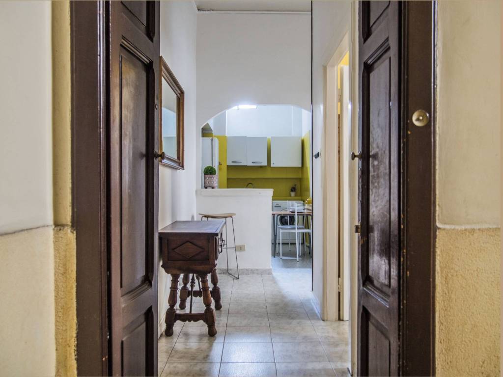 appartamento in vendita a Milano in zona Lorenteggio