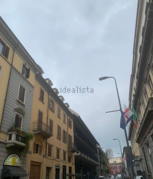 appartamento in vendita a Milano in zona Guastalla