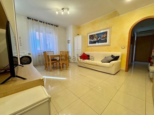 appartamento in vendita a Milano in zona Famagosta