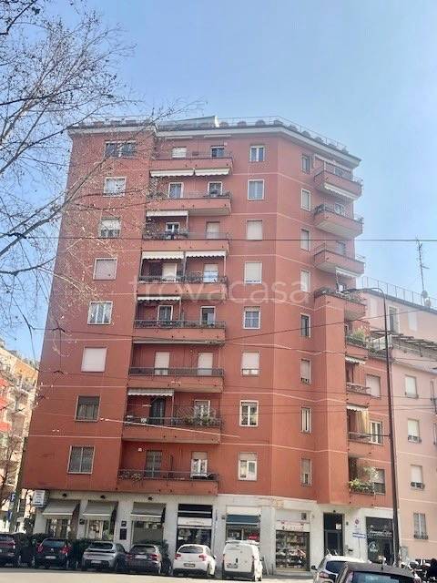 appartamento in vendita a Milano in zona Piazzale Lodi
