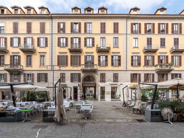appartamento in vendita a Milano in zona Porta Nuova