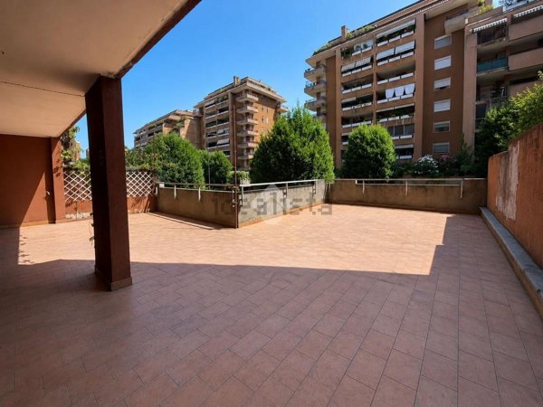 appartamento in vendita a Milano in zona Crescenzago