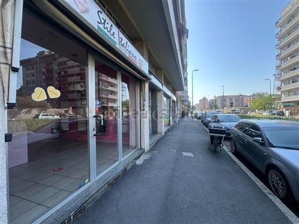 negozio in vendita a Milano in zona San Siro