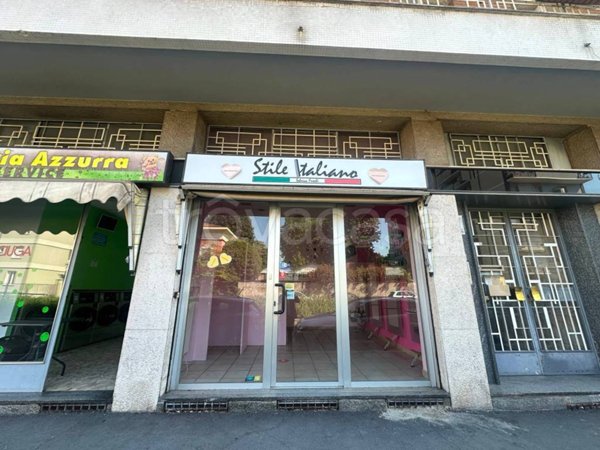 negozio in vendita a Milano in zona San Siro