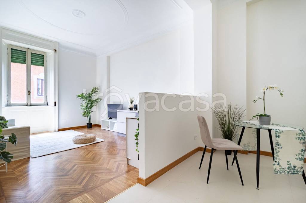 appartamento in vendita a Milano in zona Parco Solari