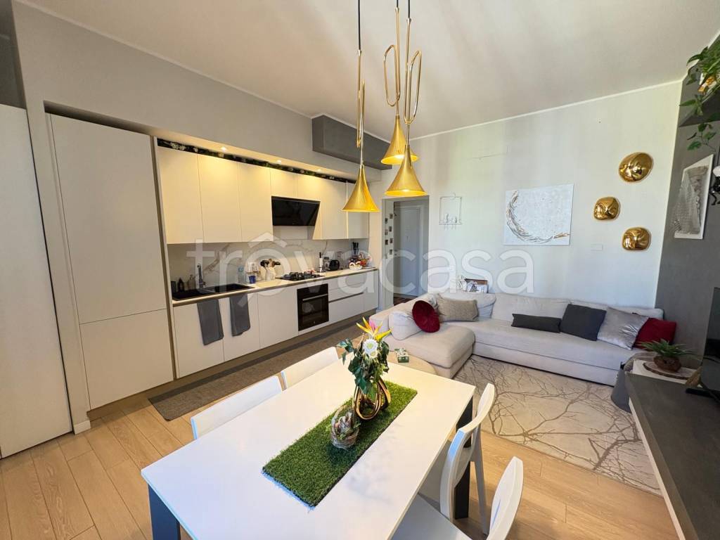 appartamento in vendita a Milano in zona Farini