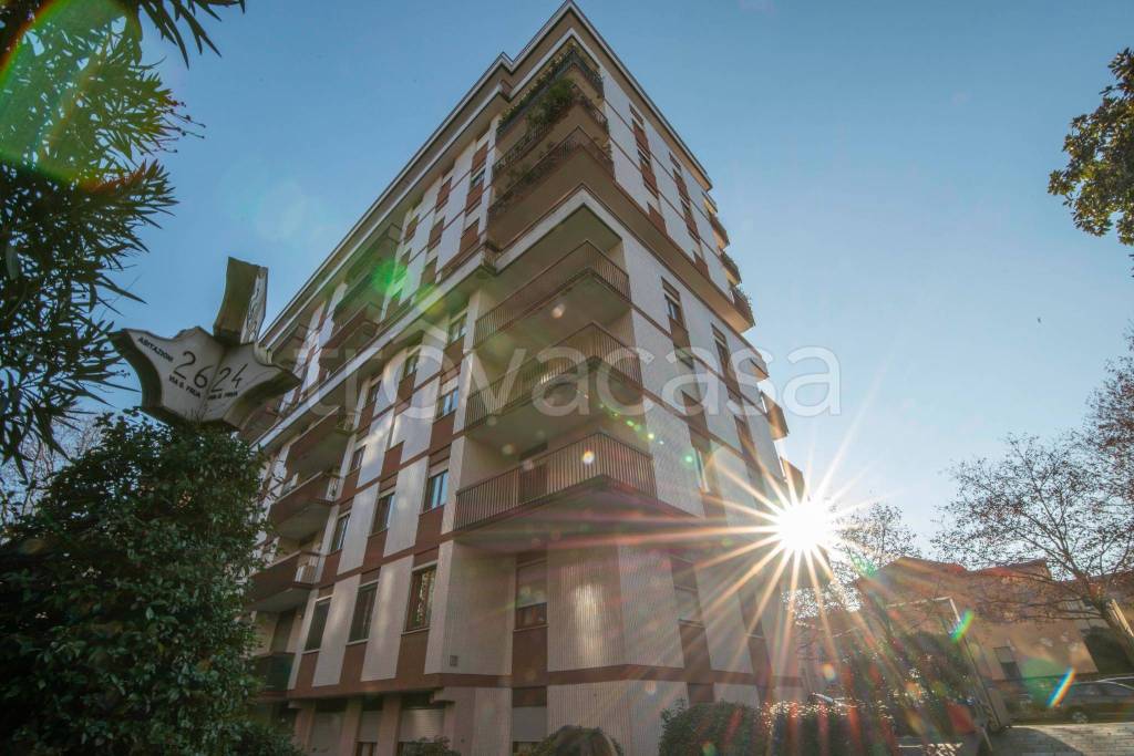appartamento in vendita a Milano in zona De Angeli