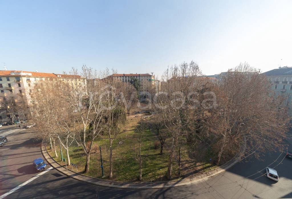 appartamento in vendita a Milano in zona Città Studi