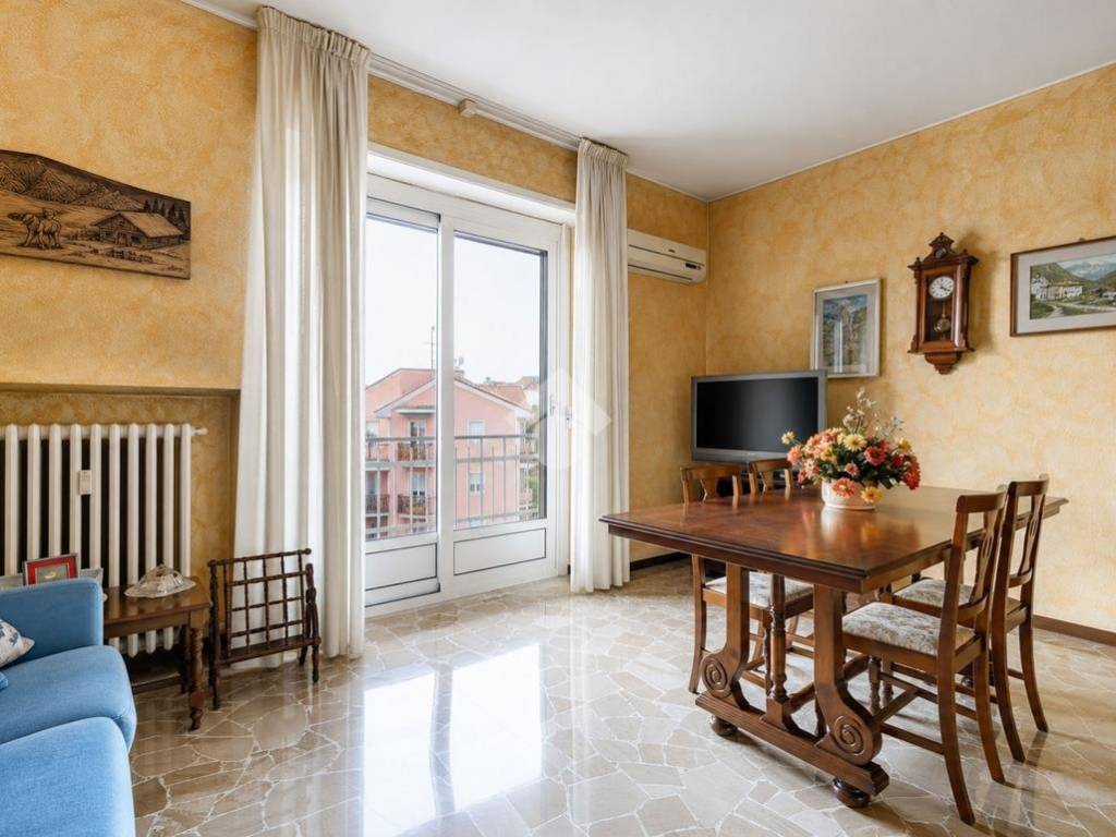 appartamento in vendita a Milano in zona Niguarda