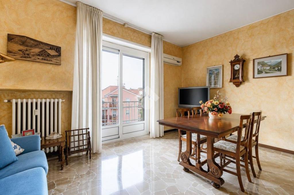 appartamento in vendita a Milano in zona Niguarda