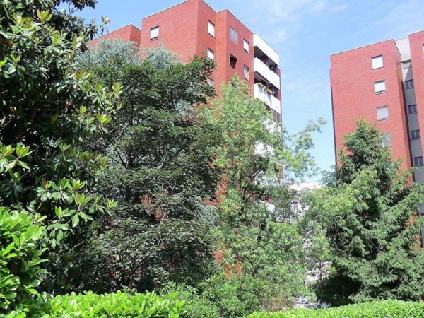 appartamento in vendita a Milano in zona Lorenteggio