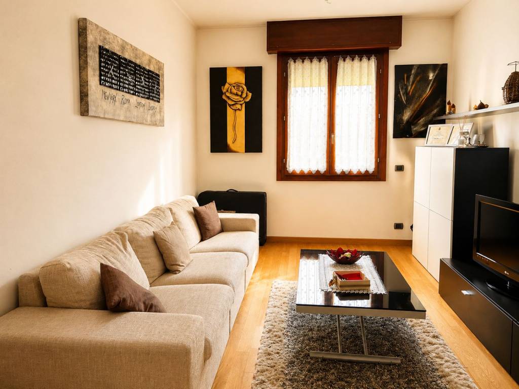 appartamento in vendita a Milano in zona Corvetto