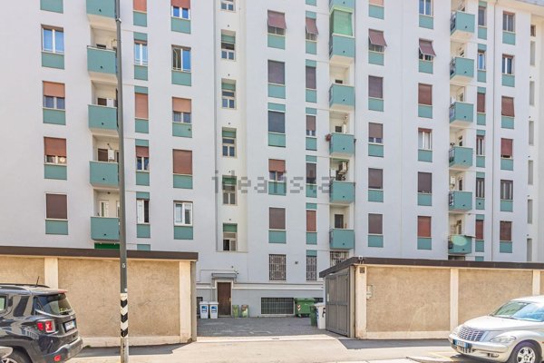 appartamento in vendita a Milano in zona Cinque Giornate