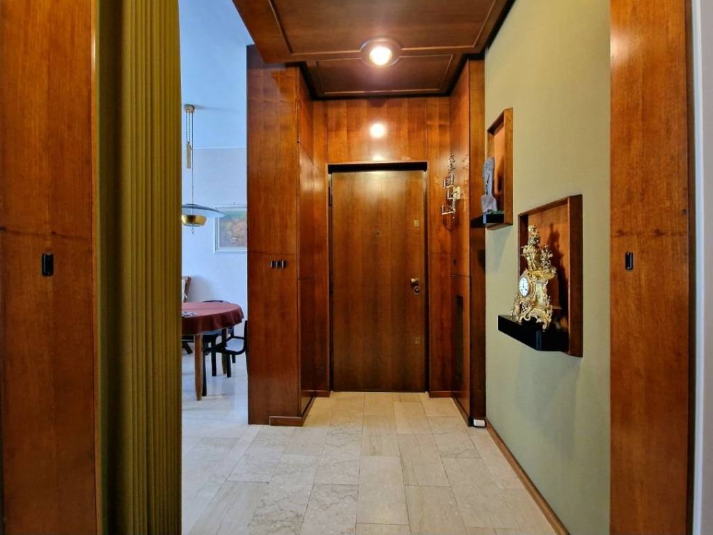 appartamento in vendita a Milano in zona Barona