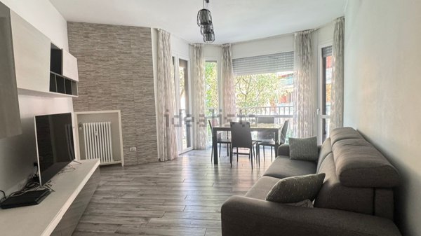 appartamento in vendita a Milano in zona Lorenteggio