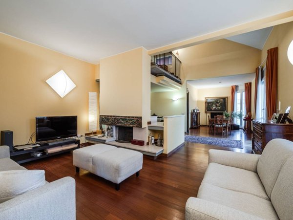 appartamento in vendita a Milano in zona Lorenteggio