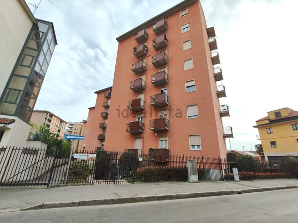 appartamento in vendita a Milano in zona Niguarda
