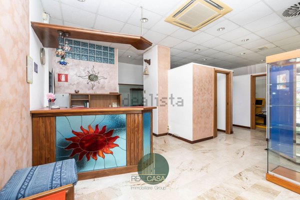 negozio in vendita a Milano in zona Gratosoglio