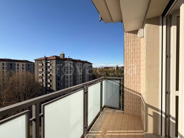 appartamento in vendita a Milano in zona Lorenteggio