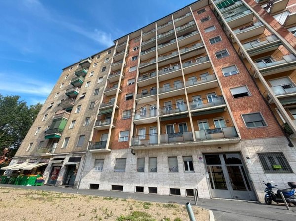 appartamento in vendita a Milano in zona Famagosta