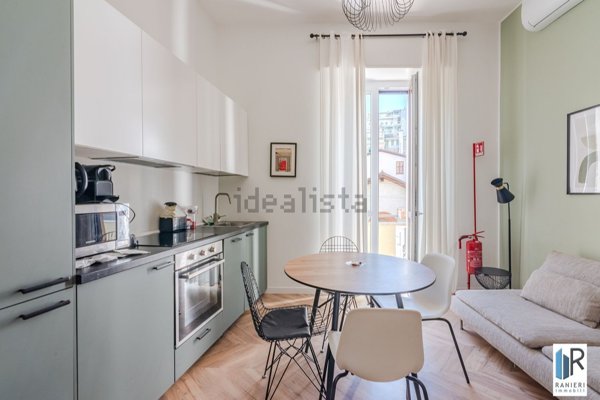 appartamento in vendita a Milano in zona Guastalla