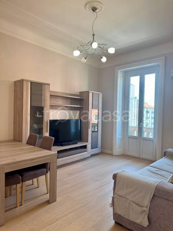 appartamento in vendita a Milano in zona Corsica