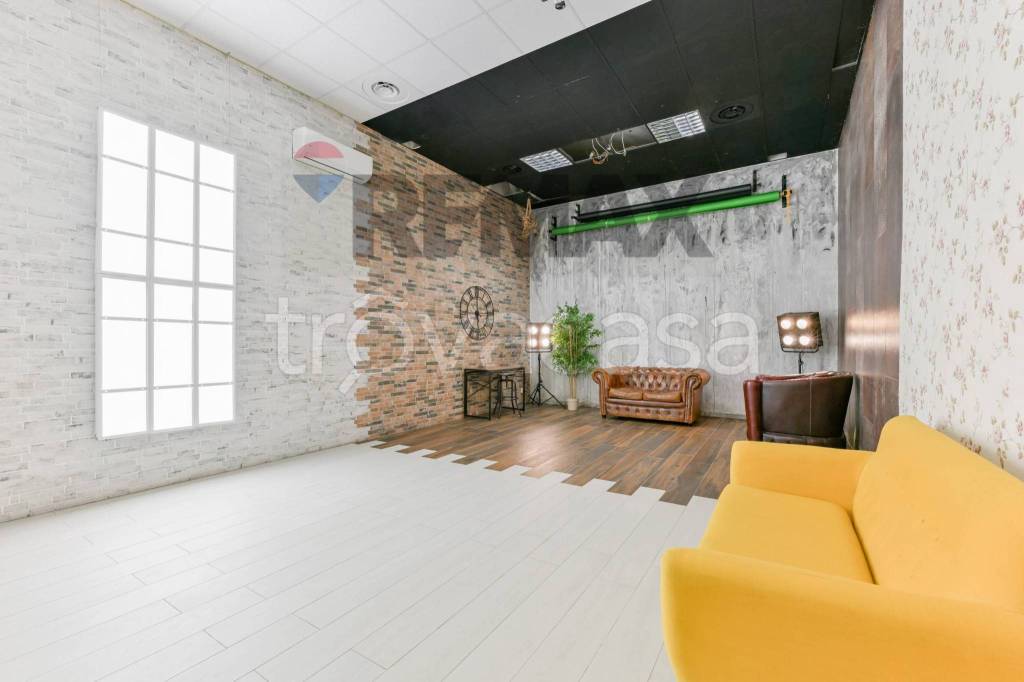 negozio in vendita a Milano in zona Città Studi