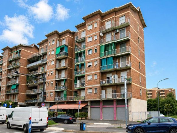 appartamento in vendita a Milano in zona Corvetto