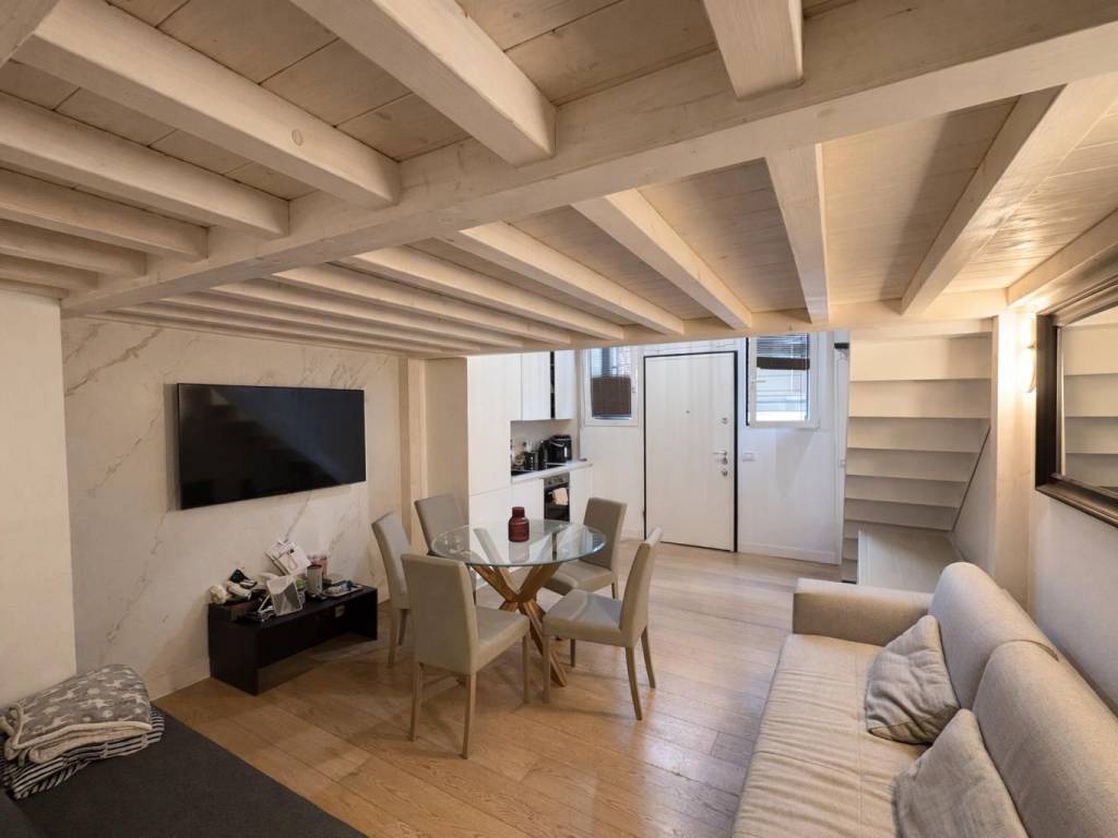 appartamento in vendita a Milano in zona Isola