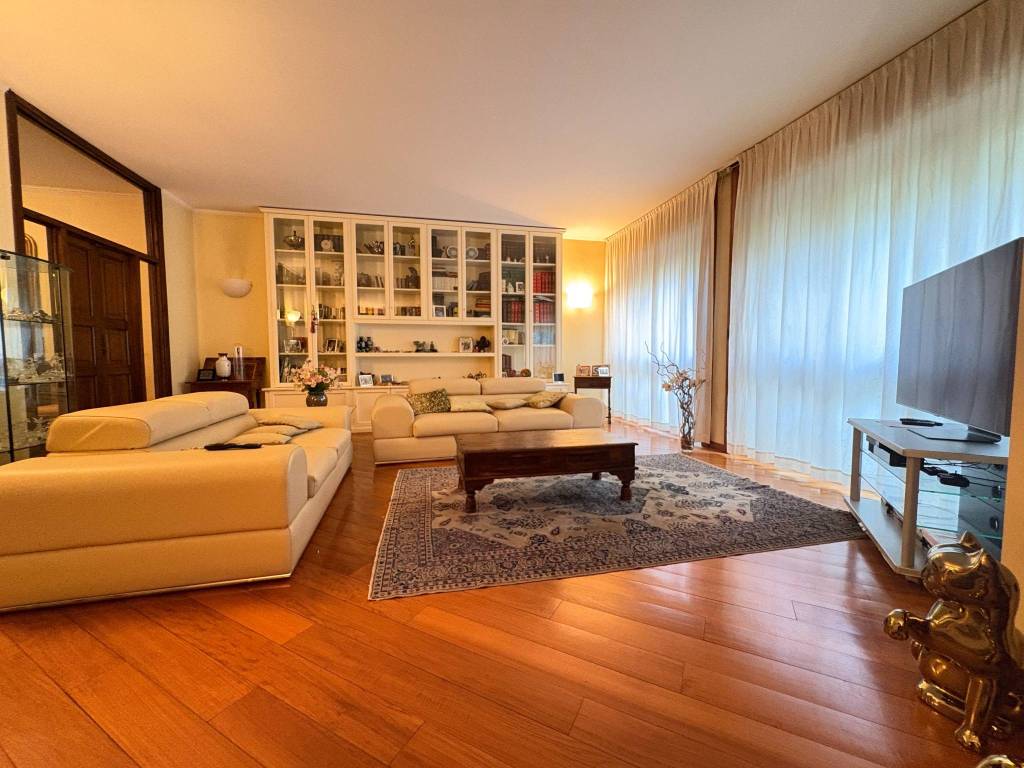 appartamento in vendita a Milano in zona Solari