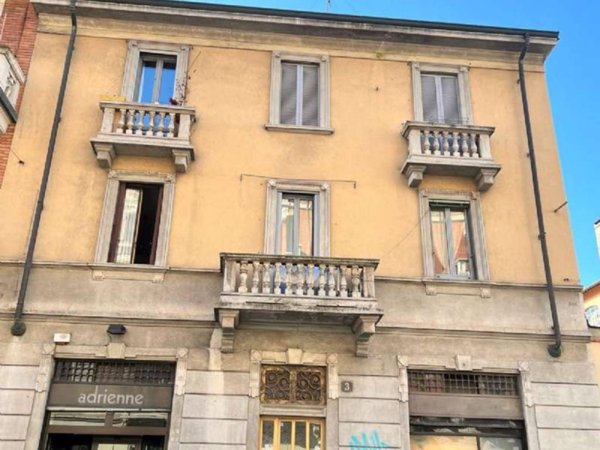 appartamento in vendita a Milano in zona Famagosta