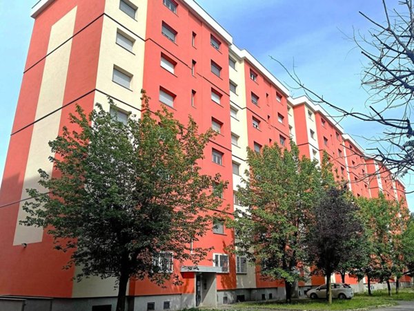 appartamento in vendita a Milano in zona Trenno