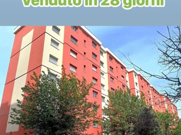 appartamento in vendita a Milano in zona Gallaratese