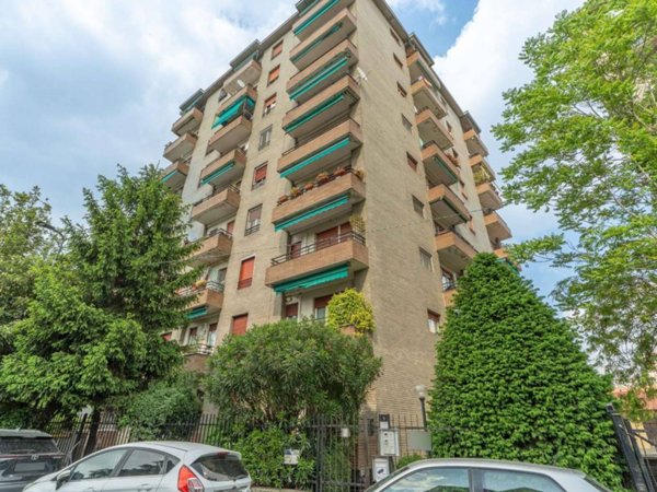 appartamento in vendita a Milano in zona Torretta