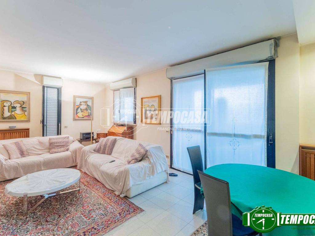 appartamento in vendita a Milano in zona Baggio