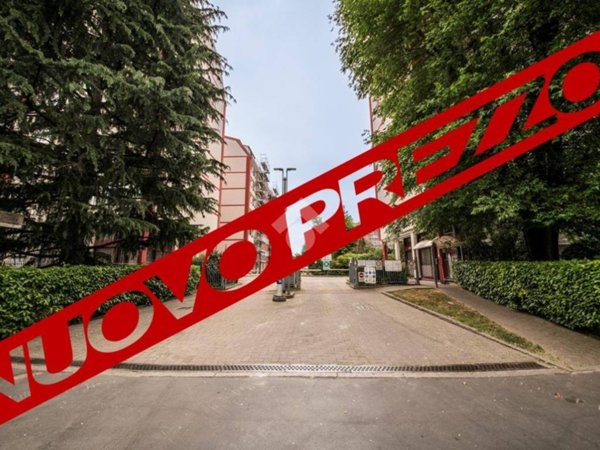 appartamento in vendita a Milano in zona Famagosta